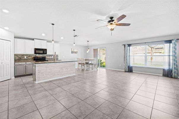 Dining room, Interior, Kitchen, Pendant Lights, Recessed Lighting, Stainless Steel Appliances