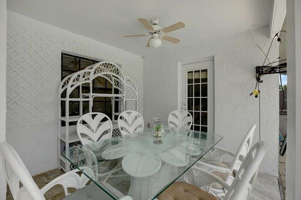 Dining room, Interior