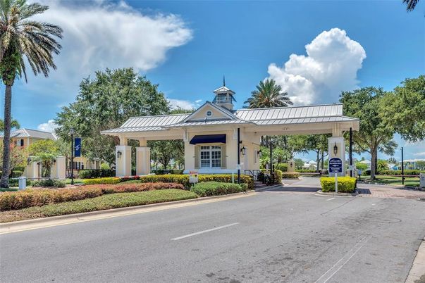 Exterior, Facade, Ranch