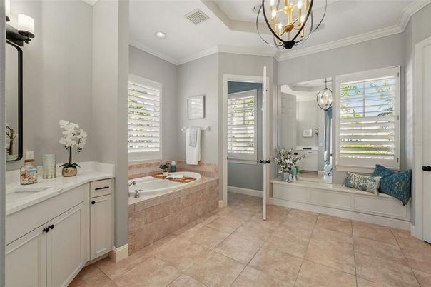 Bathroom, Interior, Pendant Lights, Recessed Lighting