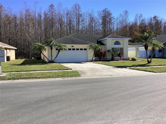 Attached, Exterior, Facade, Ranch