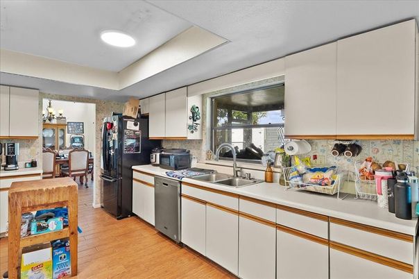 Dining room, Interior, Kitchen, Recessed Lighting, Wood Texture Flooring