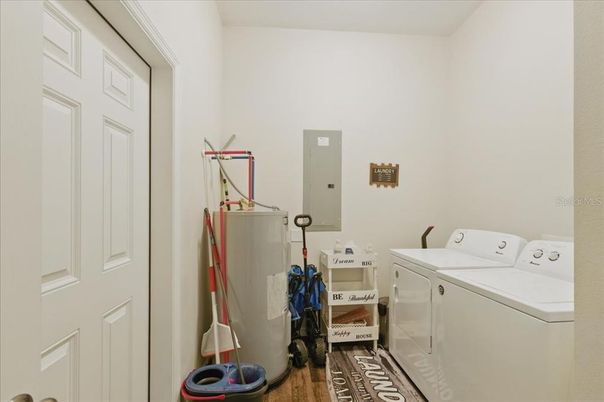 Interior, Washer, Wood Texture Flooring