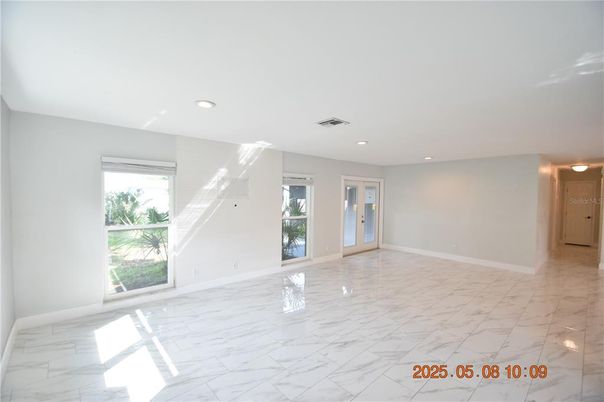 Empty room, Interior, Marble, Recessed Lighting