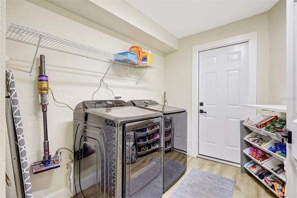 Interior, Washer, Wood Texture Flooring