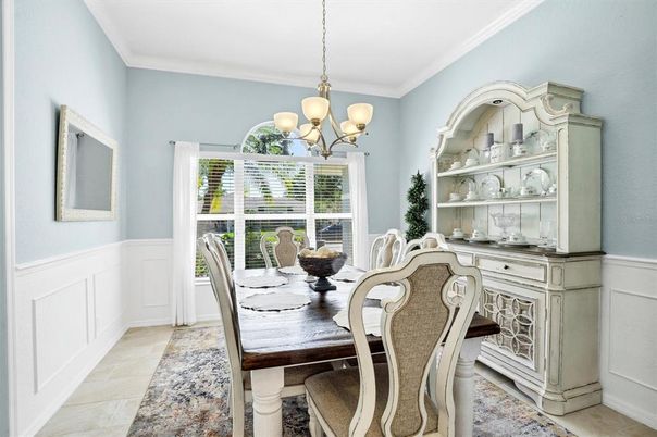 Chandelier, Dining room, Interior
