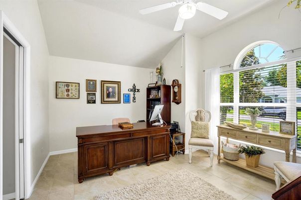 Home Office, Interior