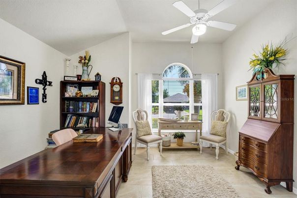 Home Office, Interior