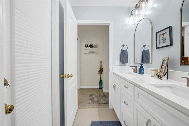 Bathroom, Dual Sink Vanities, Interior