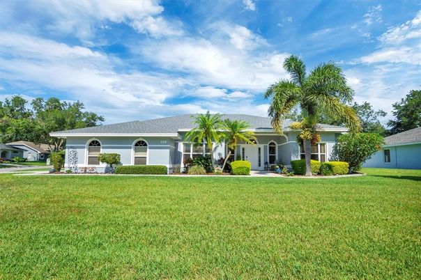 Backyard, Exterior, Facade, Ranch