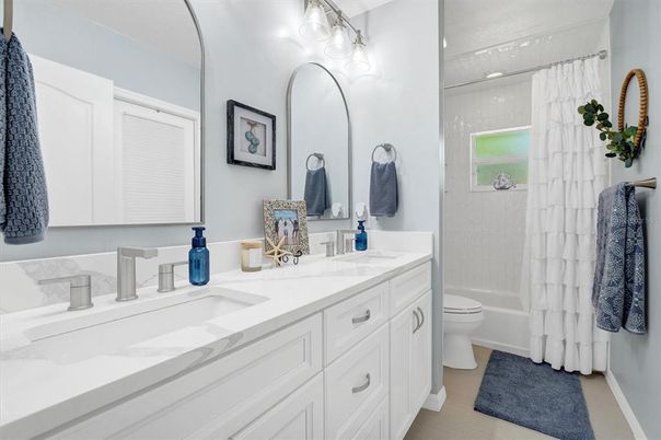 Bathroom, Dual Sink Vanities, Interior
