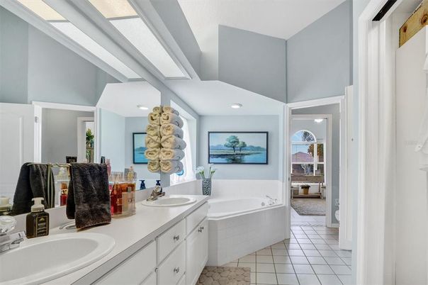 Bathroom, Dual Sink Vanities, Interior, Recessed Lighting