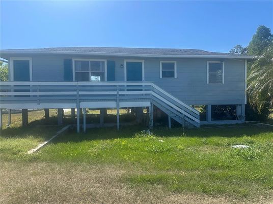 Backyard, Exterior, Facade, Raised Ranch