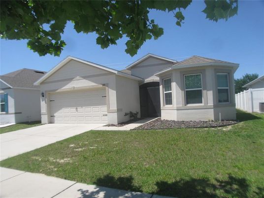 Attached, Exterior, Facade, American Craftsman