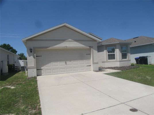 Attached, Exterior, Facade, American Craftsman