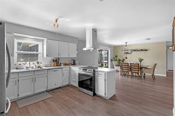 Dining room, Interior, Kitchen, Pendant Lights, Wood Texture Flooring