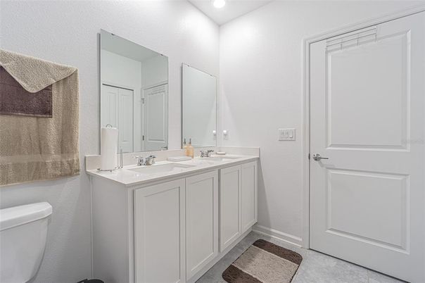 Bathroom, Dual Sink Vanities, Interior, Recessed Lighting