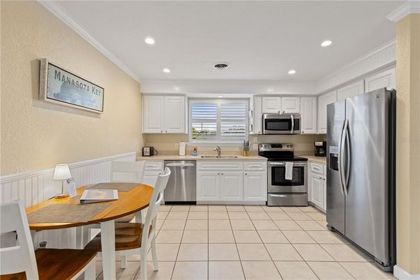 Dining room, Interior, Kitchen, Recessed Lighting, Stainless Steel Appliances