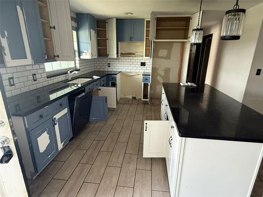 Interior, Kitchen, Pendant Lights, Recessed Lighting, Wood Texture Flooring