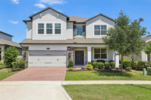 Attached, Exterior, Facade, American Craftsman