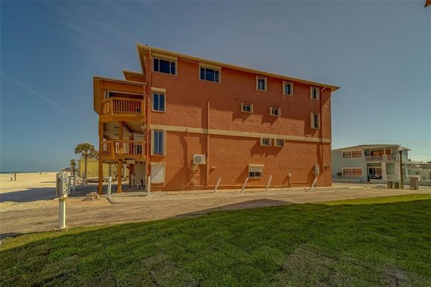 Backyard, Exterior, Facade, Log Home