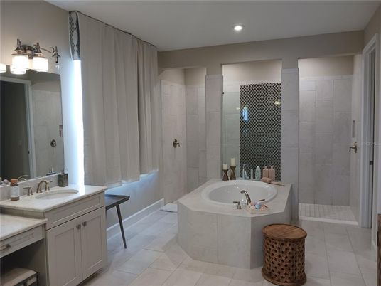 Bathroom, Dual Sink Vanities, Interior, Recessed Lighting