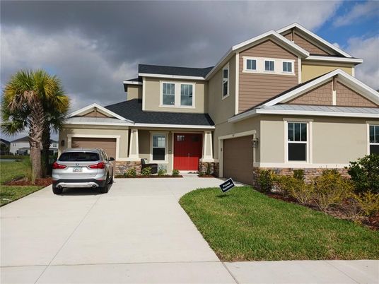 Attached, Exterior, Facade, American Craftsman