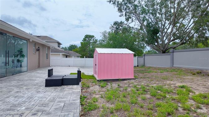 Backyard, Exterior