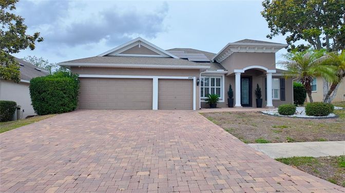 Attached, Exterior, Facade, Mediterranean