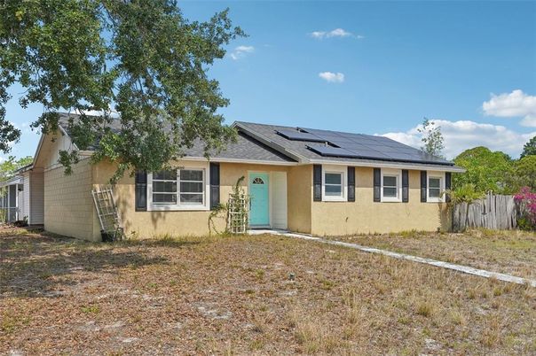 Backyard, Exterior, Facade, Solar Panels, Ranch