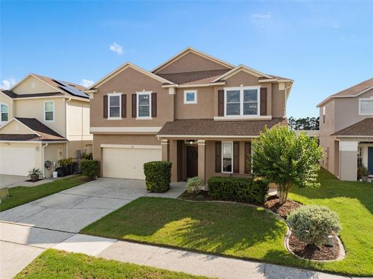 Attached, Exterior, Facade, Solar Panels, American Craftsman