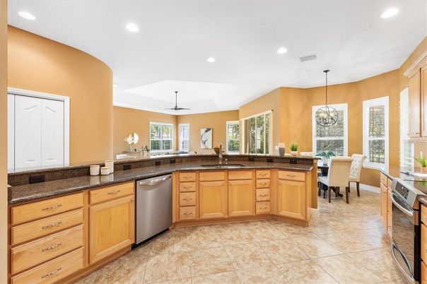 Chandelier, Dining room, Interior, Kitchen, Recessed Lighting, Stainless Steel Appliances