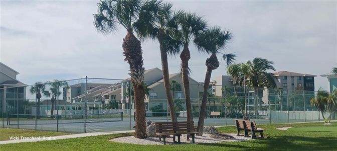 Exterior, Tennis Courts