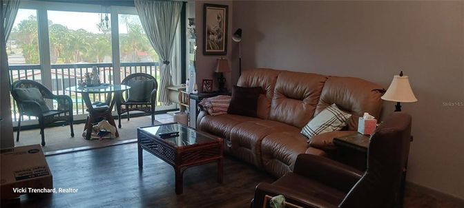 Dining room, Interior, Living room, Wood Texture Flooring