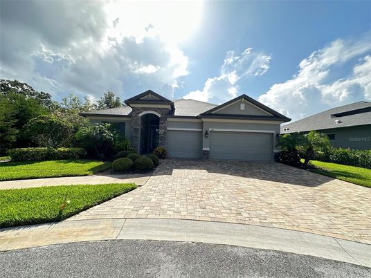 Attached, Exterior, Facade, Ranch