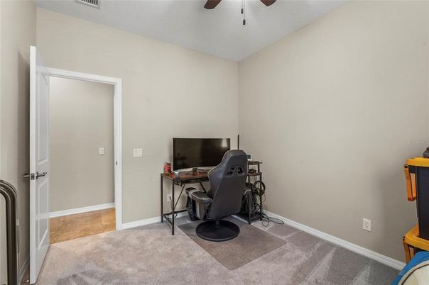 Home Office, Interior