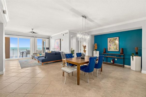 Chandelier, Dining room, Interior, Living room
