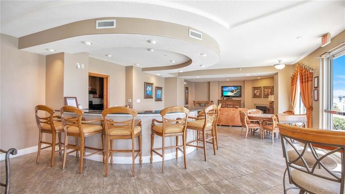 Dining room, Interior, Recessed Lighting