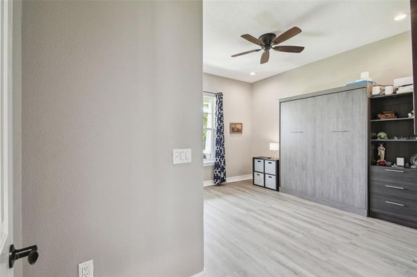 Interior, Recessed Lighting, Wood Texture Flooring