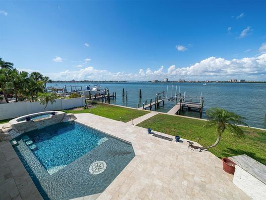 Exterior, Lake, Pool