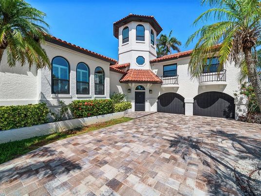 Attached, Exterior, Facade, Spanish Mediterranean