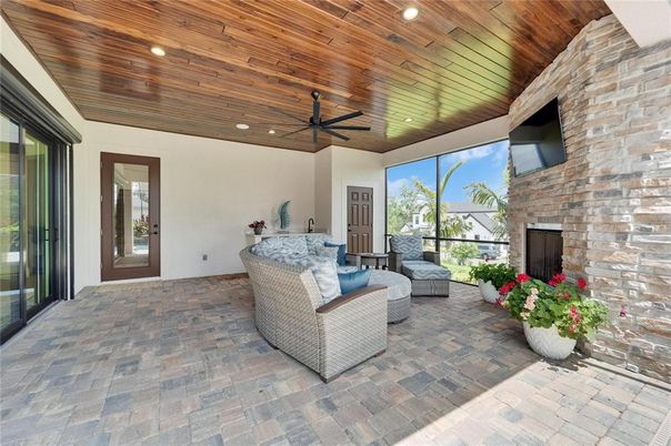 Exterior, Recessed Lighting, Stone Walls