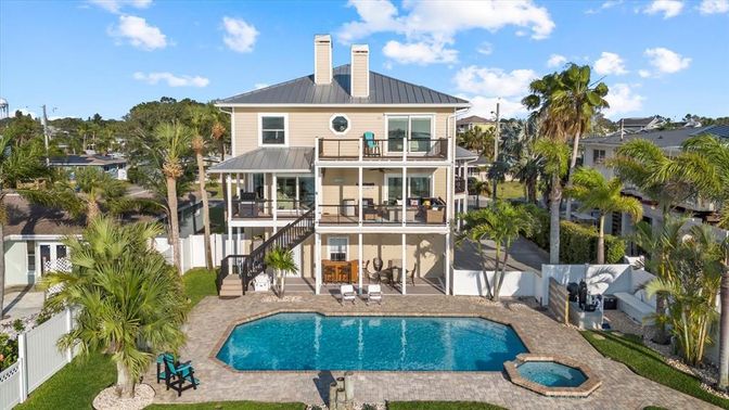 Exterior, Pool