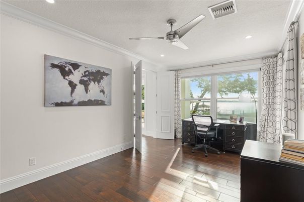 Home Office, Interior, Recessed Lighting, Wood Texture Flooring