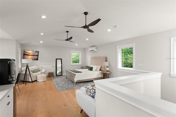 Bedroom, Interior, Living room, Recessed Lighting, Wood Texture Flooring