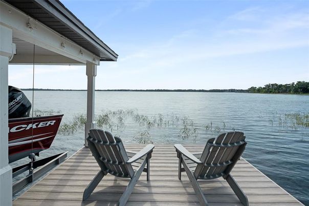 Exterior, Lake