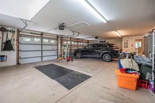 Garage, Interior