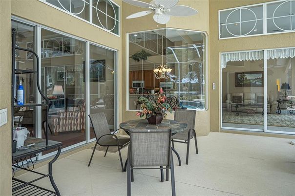 Chandelier, Dining room, Interior