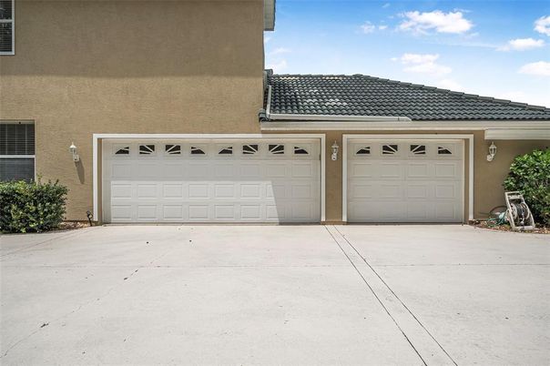 Detached Garage, Exterior