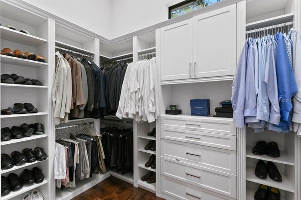 Interior, Walk-in Closets, Wood Texture Flooring